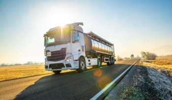 DOS PAGOS SEPARADOS AL MES PARA LOS TRANSPORTISTAS BENEFICIARIOS DEL GASÓLEO PROFESIONAL
